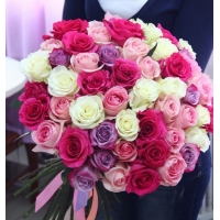 Букеты из бело розовых роз 70 см под ленту